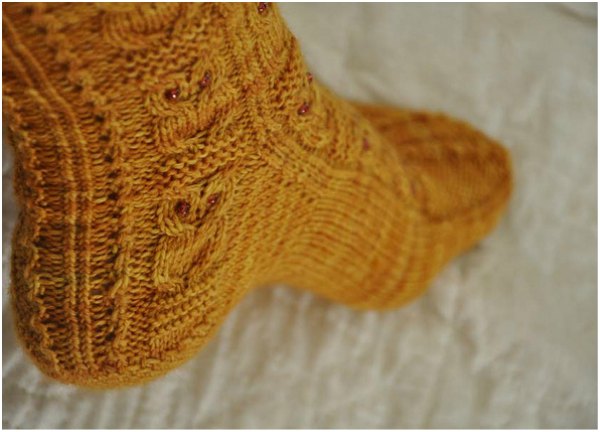Owlie-Socks-knit-pattern